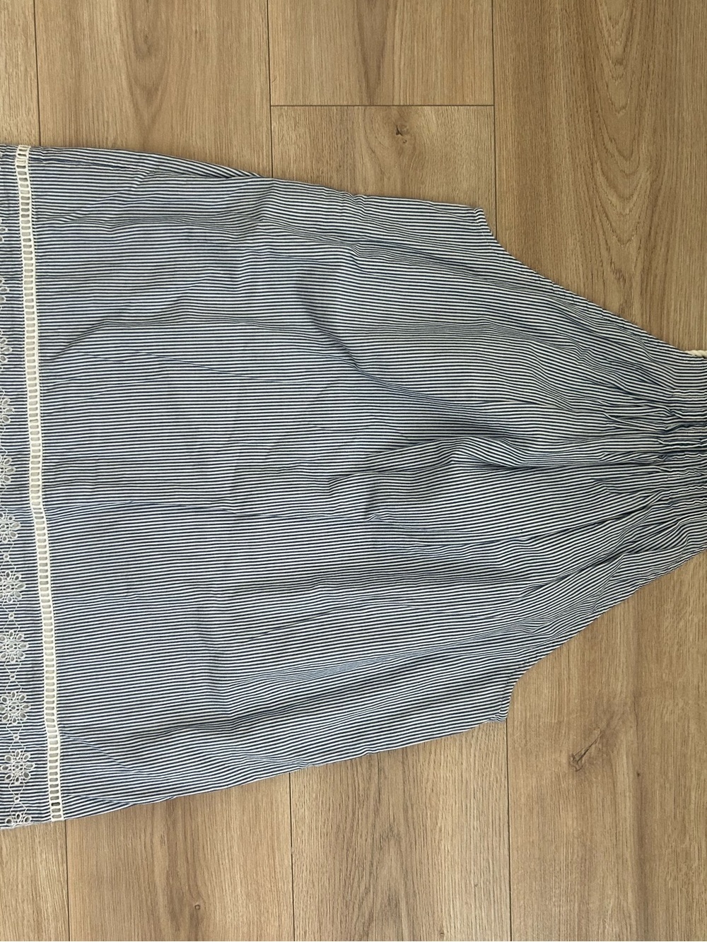 NEVER WORN ! Vineyard Vines Blue and White Striped Halter Midi Dress - Picture 5 of 5